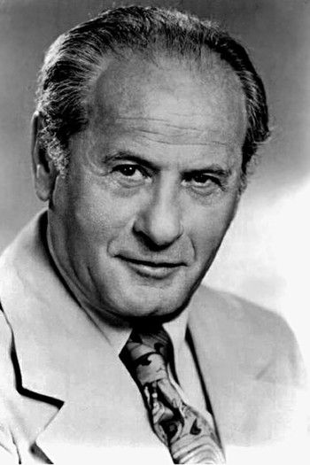 Photo of actor Eli Wallach