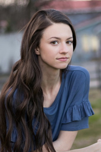 Photo of actor Bethany Davenport