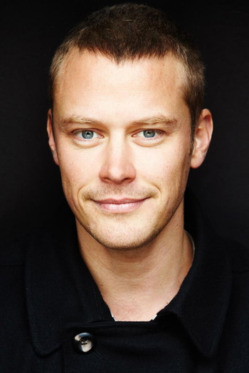 Photo of actor Michael Dorman