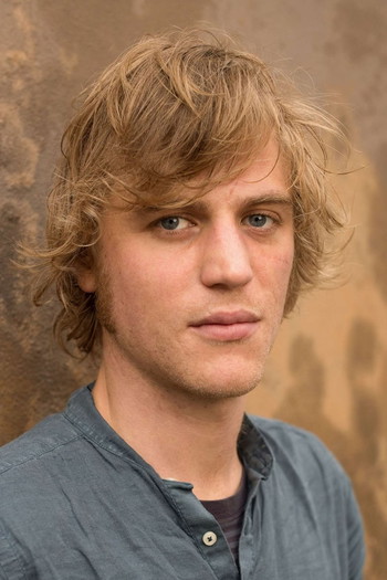 Photo of actor Johnny Flynn