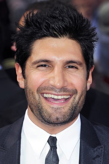 Photo of actor Kayvan Novak