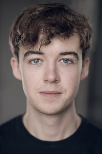 Photo of actor Alex Lawther