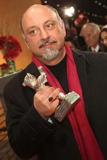 Photo of actor Babak Karimi