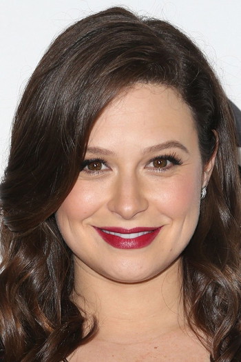 Photo of actress Katie Lowes