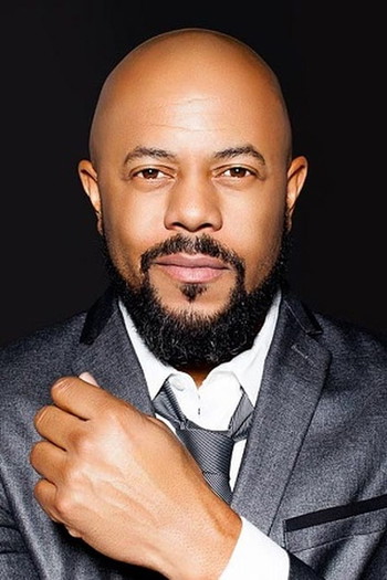 Photo of actor Rockmond Dunbar