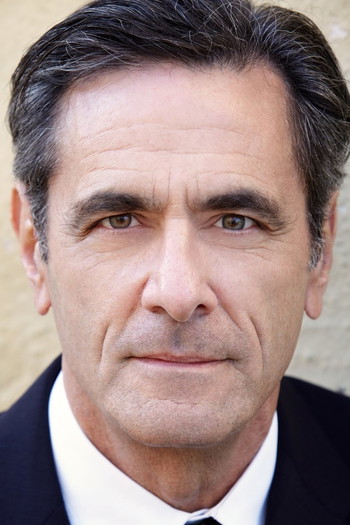 Photo of actor Robin Thomas