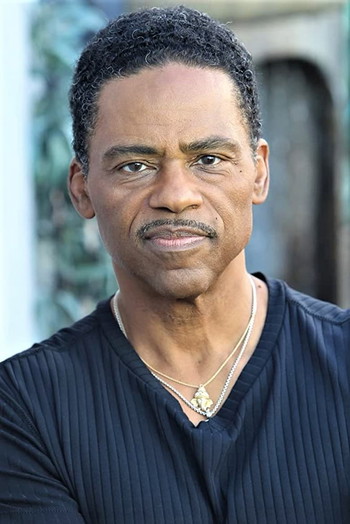 Photo of actor Richard Lawson