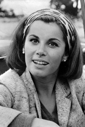 Photo of actress Stefanie Powers