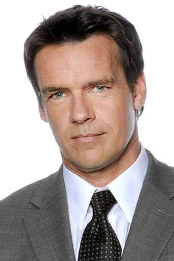 Photo of actor David James Elliott