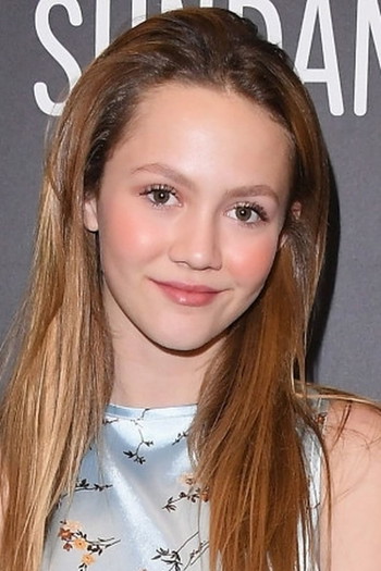 Photo of actress Iris Apatow