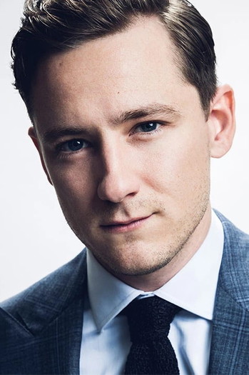 Photo of actor Lewis Pullman