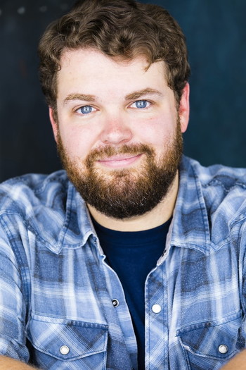 Photo of actor Brian Hull