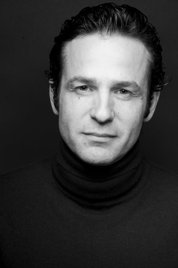 Photo of actor Gustavo Salmerón