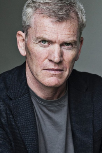 Photo of actor Richard Dillane