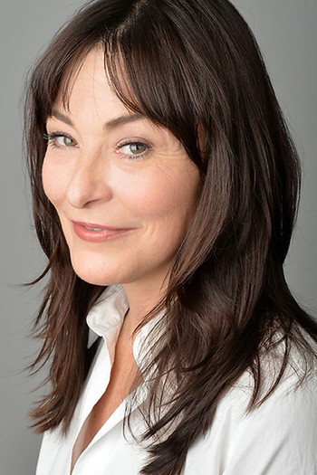 Photo of actor Amanda Donohue