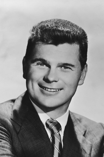 Photo of actor Barry Nelson