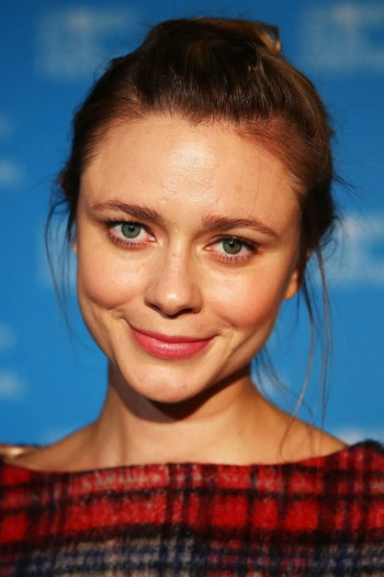 Photo of actress Maeve Dermody