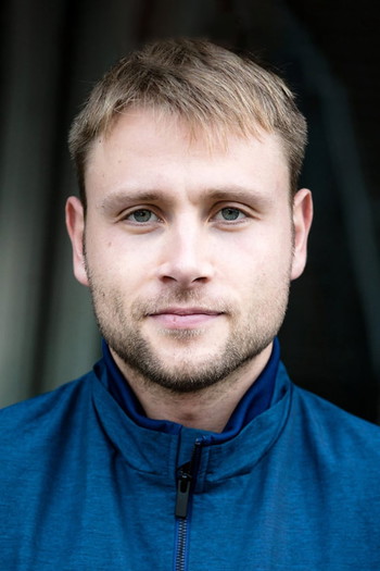 Photo of actor Max Riemelt