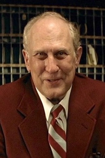 Photo of actor George Martin