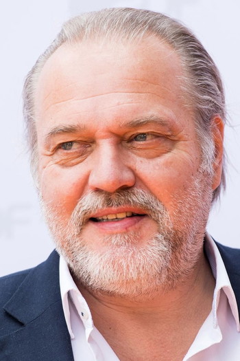 Photo of actor Jan-Gregor Kremp