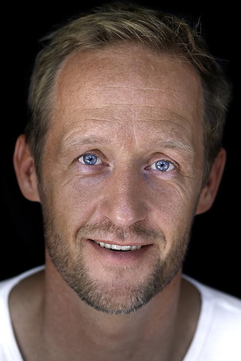 Photo of actor Stephan Kampwirth