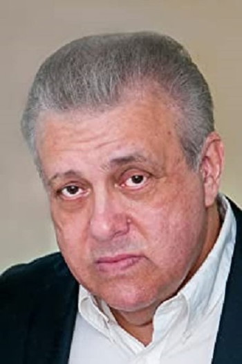 Photo of actor Vic Polizos