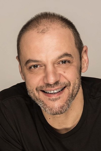 Photo of actor Óscar Zafra