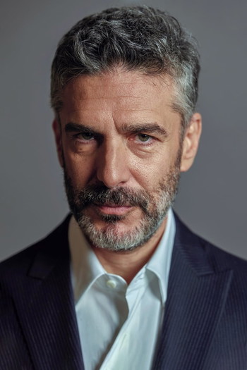 Photo of actor Leonardo Sbaraglia