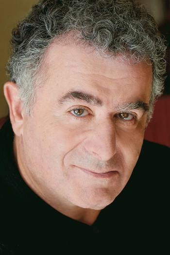 Photo of actor Saul Rubinek