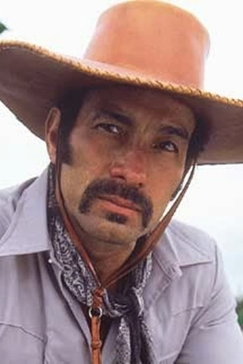 Photo of actor Toño Infante