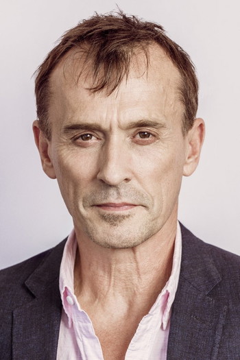 Photo of actor Robert Knepper