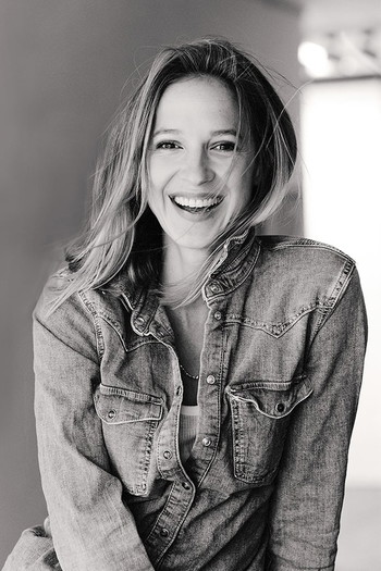 Photo of actress Lisa Bitter