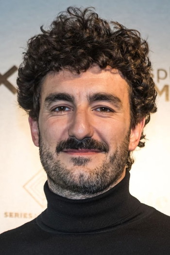 Photo of actor Miki Esparbé