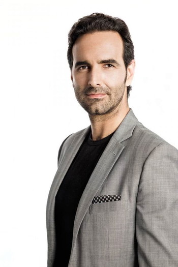 Photo of actor Arturo Barba