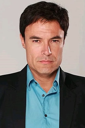 Photo of actor Alejandro López