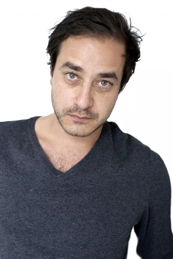 Photo of actor Andrés Almeida