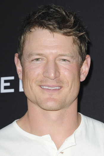 Photo of actor Philip Winchester