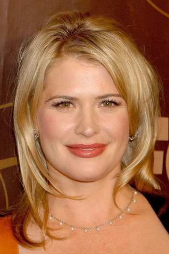 Photo of actress Kristy Swanson