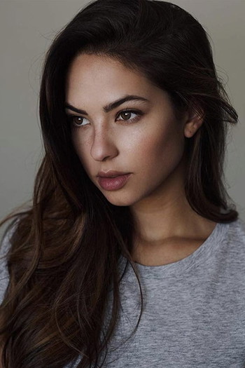 Photo of actor Christen Harper