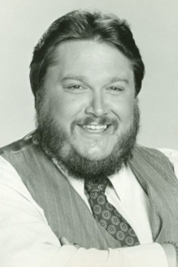 Photo of actor Dennis Burkley