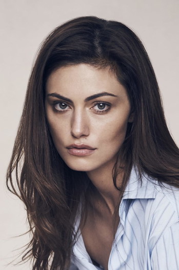 Photo of actress Phoebe Tonkin