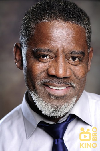 Photo of actor Bruce Davis