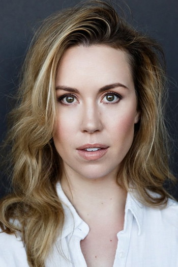 Photo of actress Siobhan Murphy