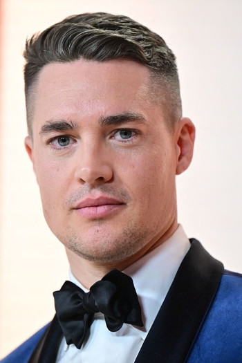 Photo of actor Alexander Dreymon