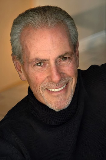 Photo of actor Robert Woods