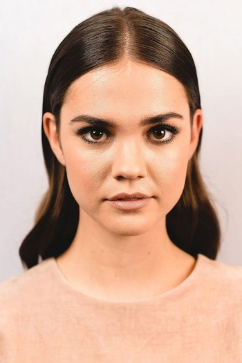 Фото актрисы Maia Mitchell