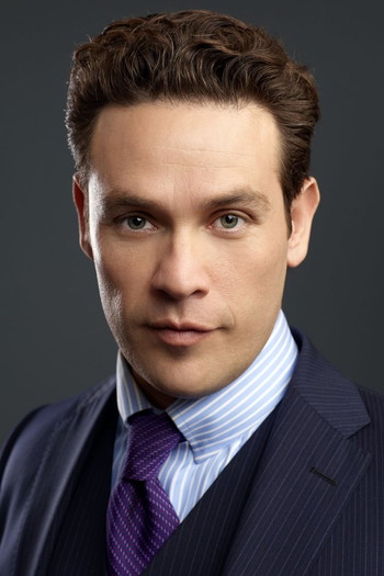 Photo of actor Kevin Alejandro