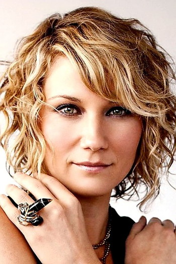 Photo of actress Jennifer Nettles