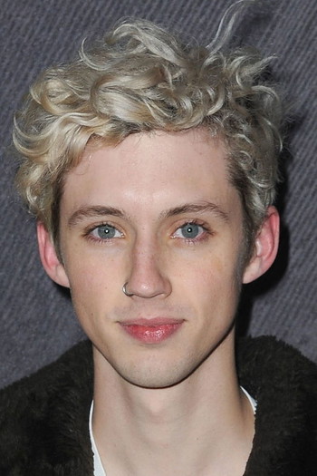 Photo of actor Troye Sivan