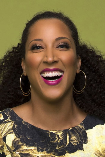 Photo of actress Robin Thede